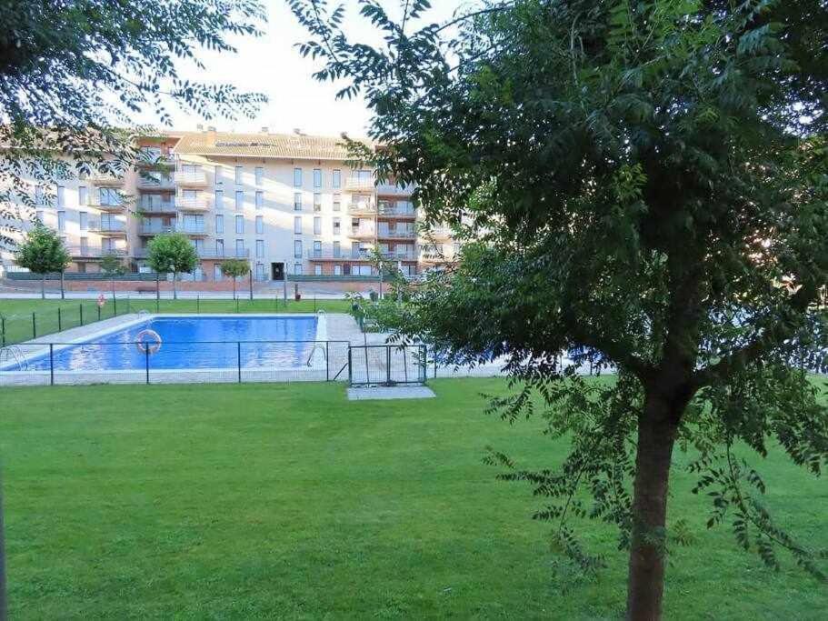Ferienwohnung Precioso Atico Con Bonitas Vistas A La Pena Oroel Jaca Exterior foto