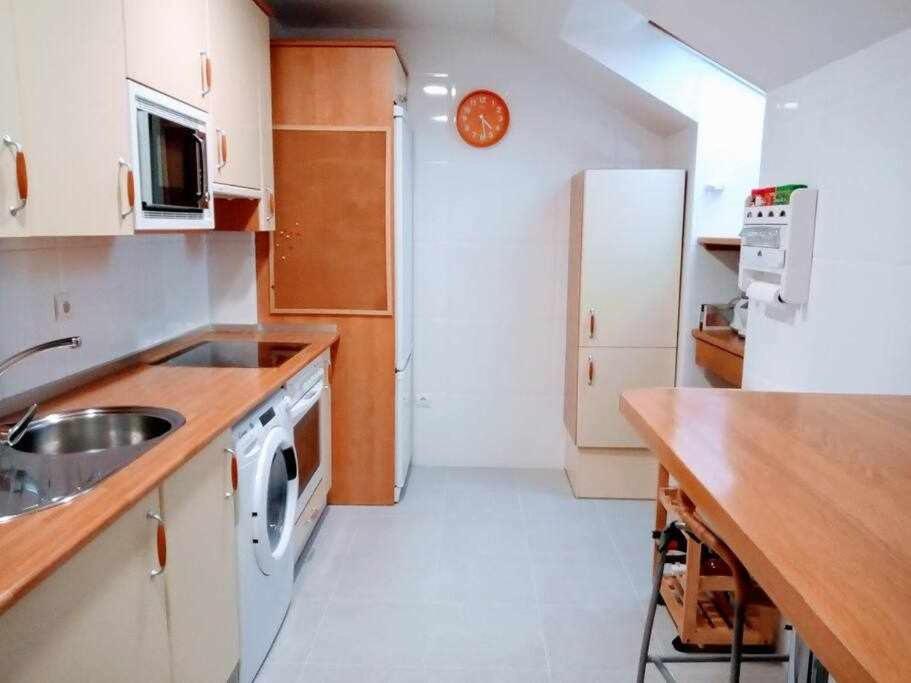 Ferienwohnung Precioso Atico Con Bonitas Vistas A La Pena Oroel Jaca Exterior foto
