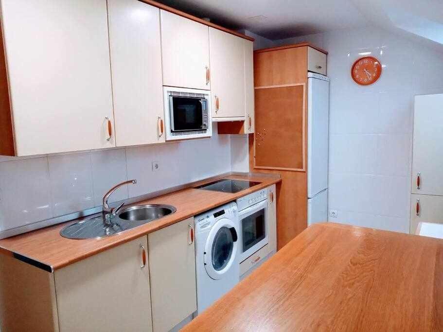 Ferienwohnung Precioso Atico Con Bonitas Vistas A La Pena Oroel Jaca Exterior foto